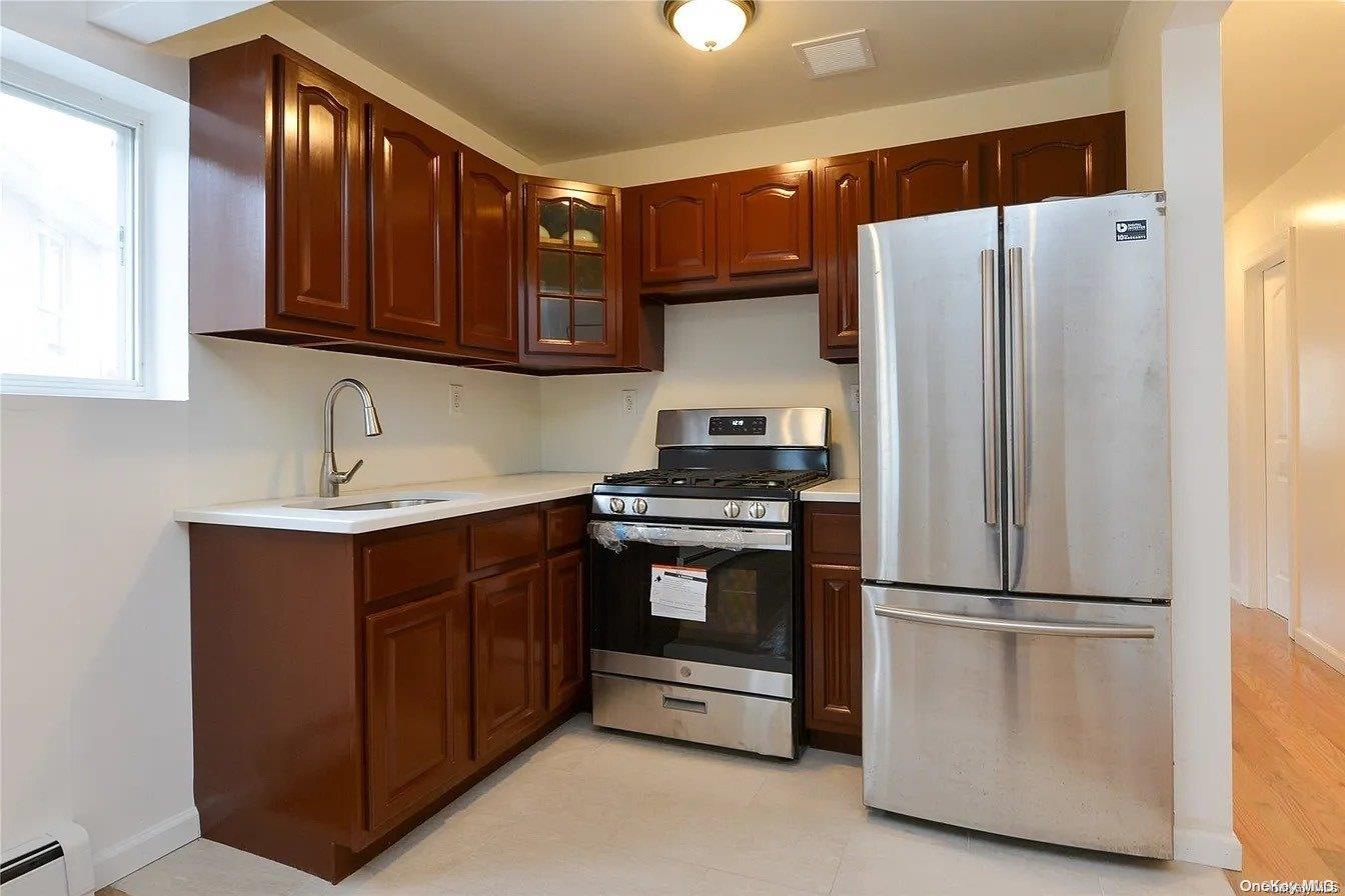 197-21 Carpenter Avenue 2g Property Photo 3