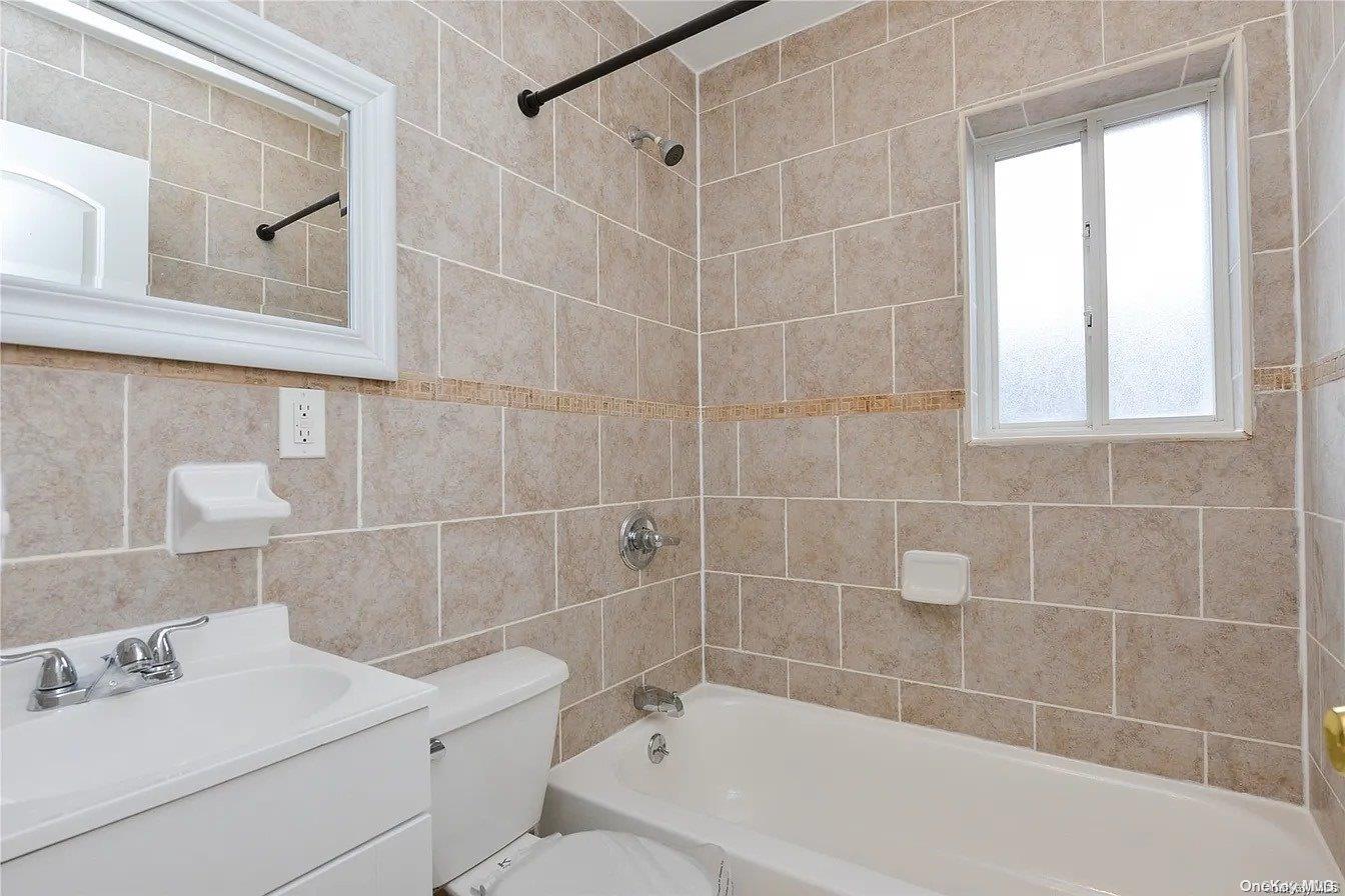 197-21 Carpenter Avenue 2g Property Photo 12