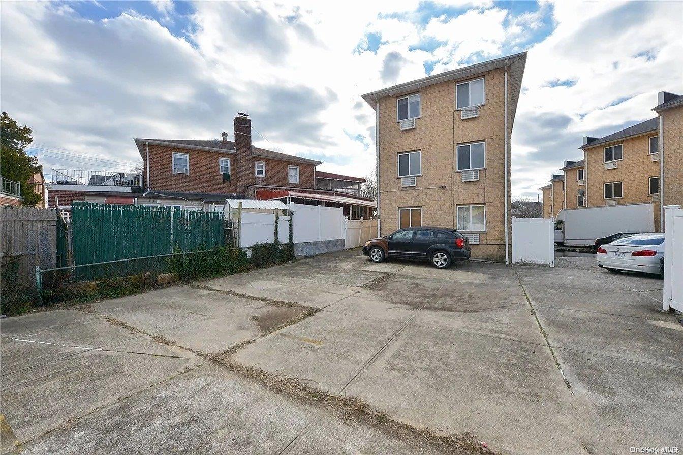 197-21 Carpenter Avenue 2g Property Photo 13