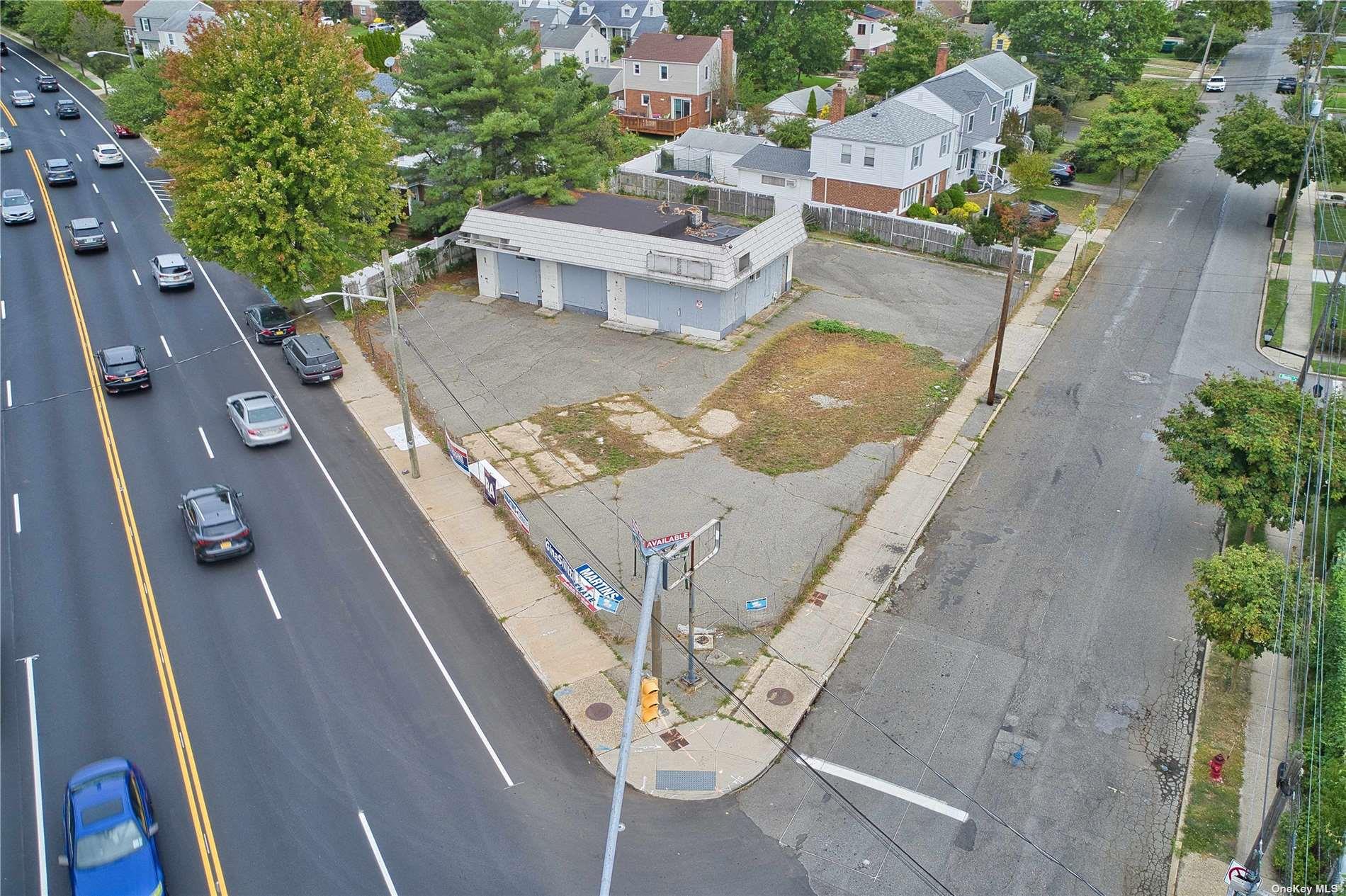 400 Herricks Road Property Photo 1