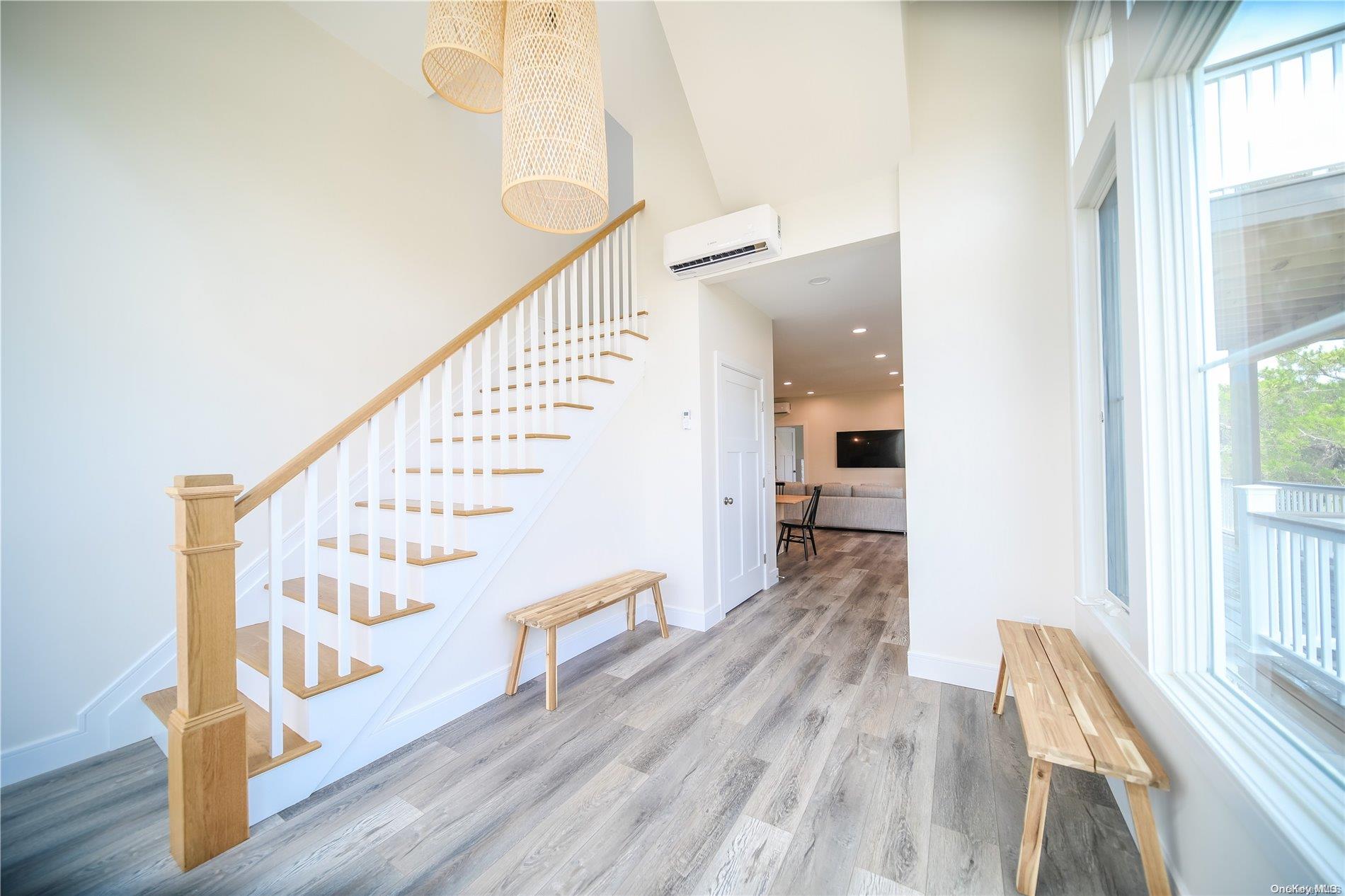 100 E Lighthouse Walk Property Photo 2