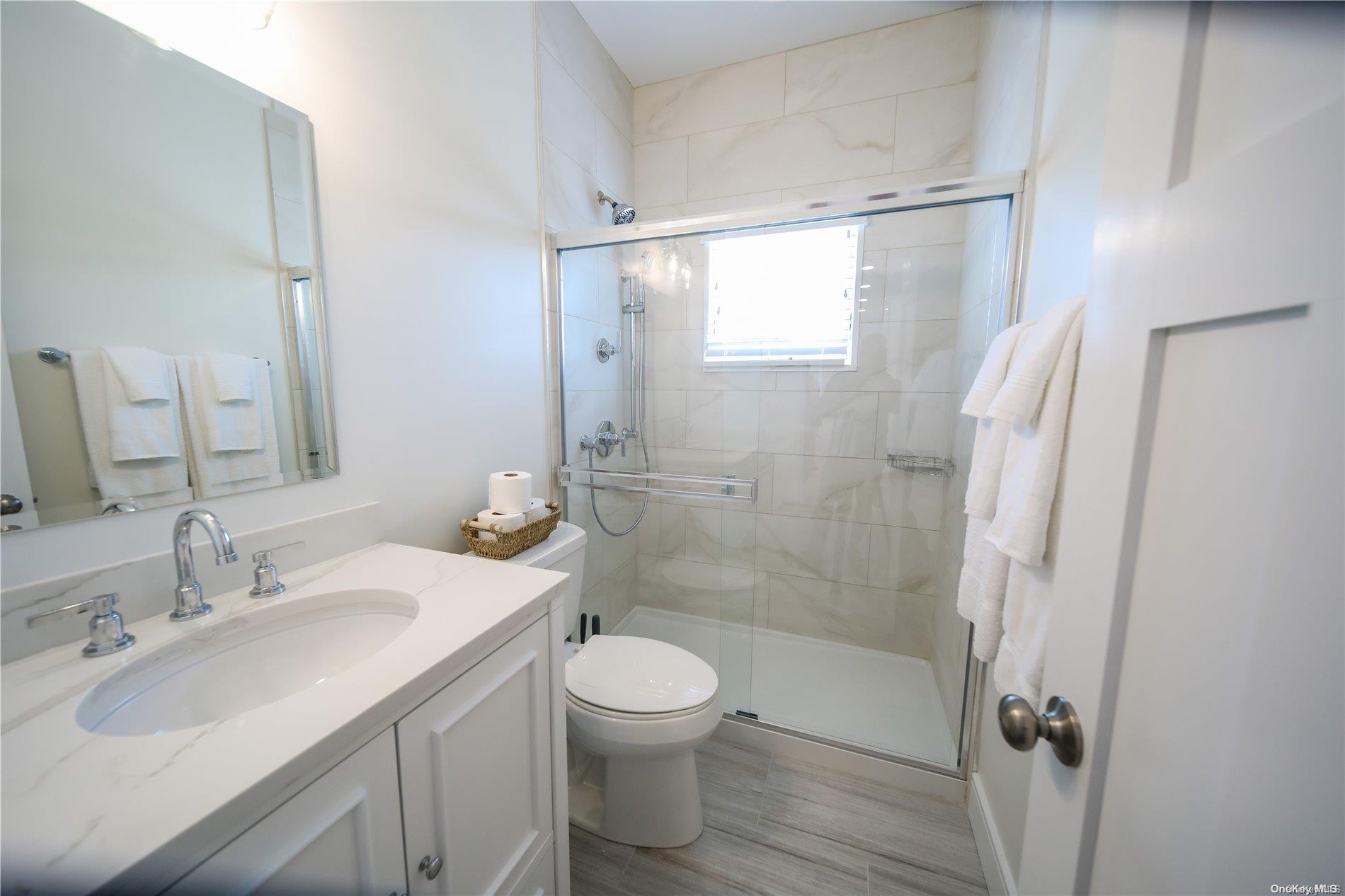 100 E Lighthouse Walk Property Photo 8