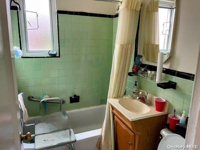 6748 Springfield Boulevard 1 Fl Property Photo 7