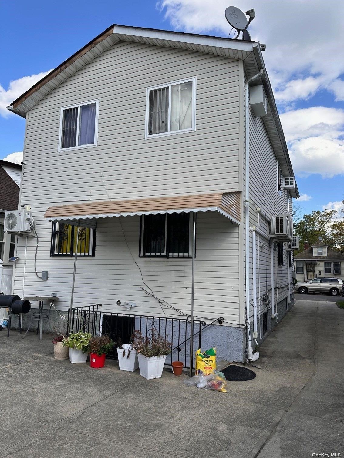140-22 171st Street Property Photo 6