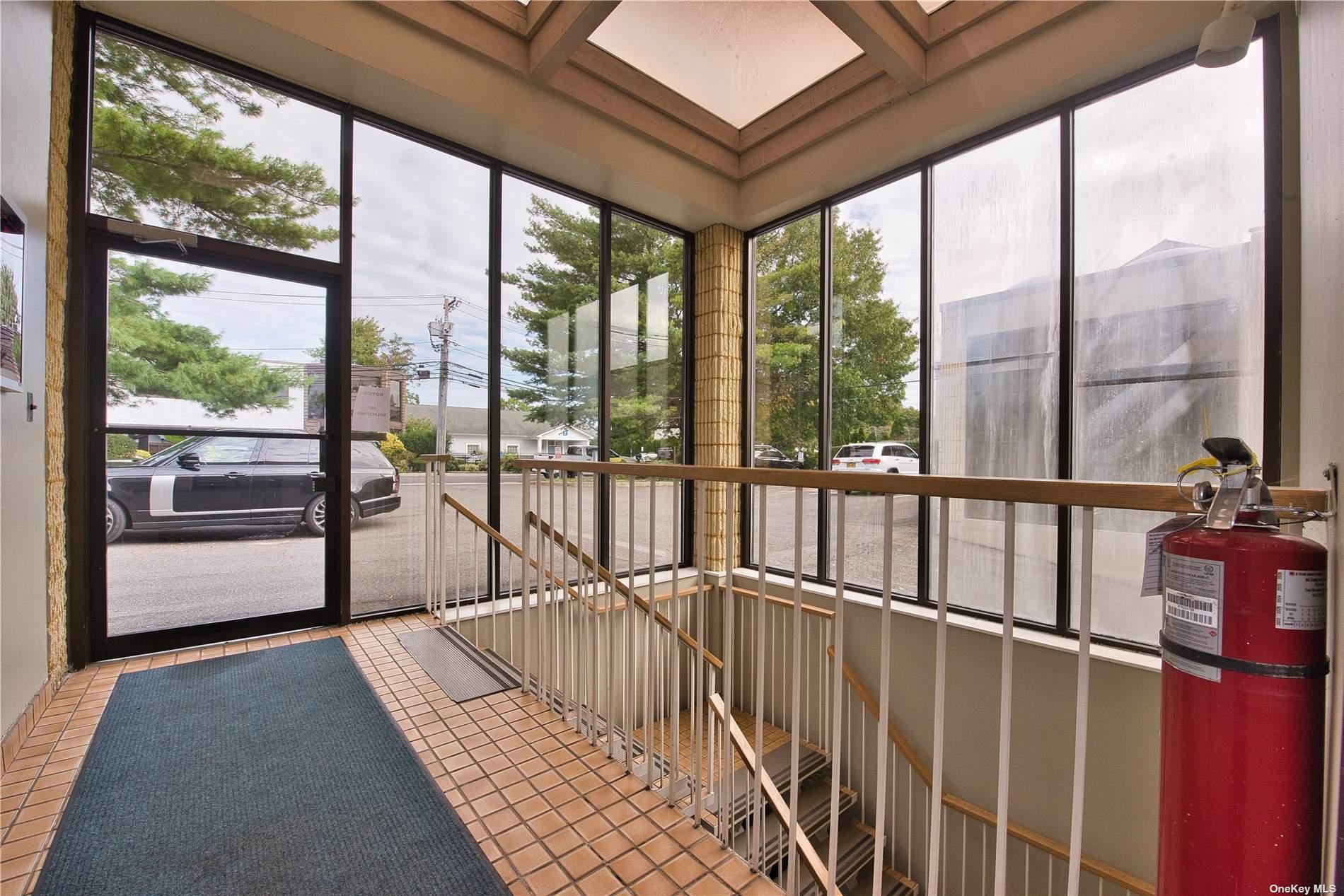 20 Vanderventer Avenue Property Photo 8