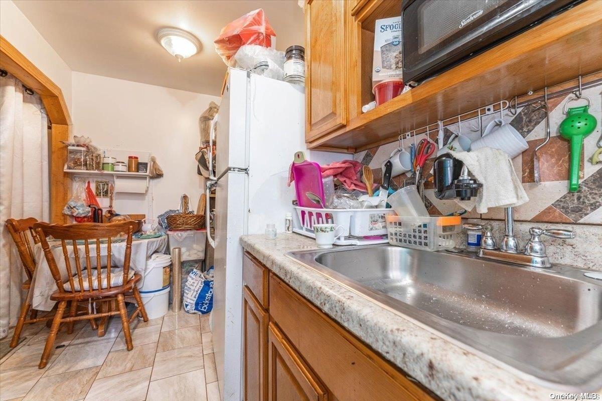 132-25 Avery Avenue Property Photo 2