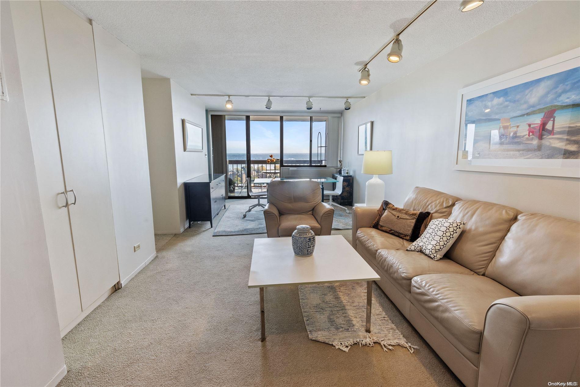 2 Bay Club Drive 21y Property Photo
