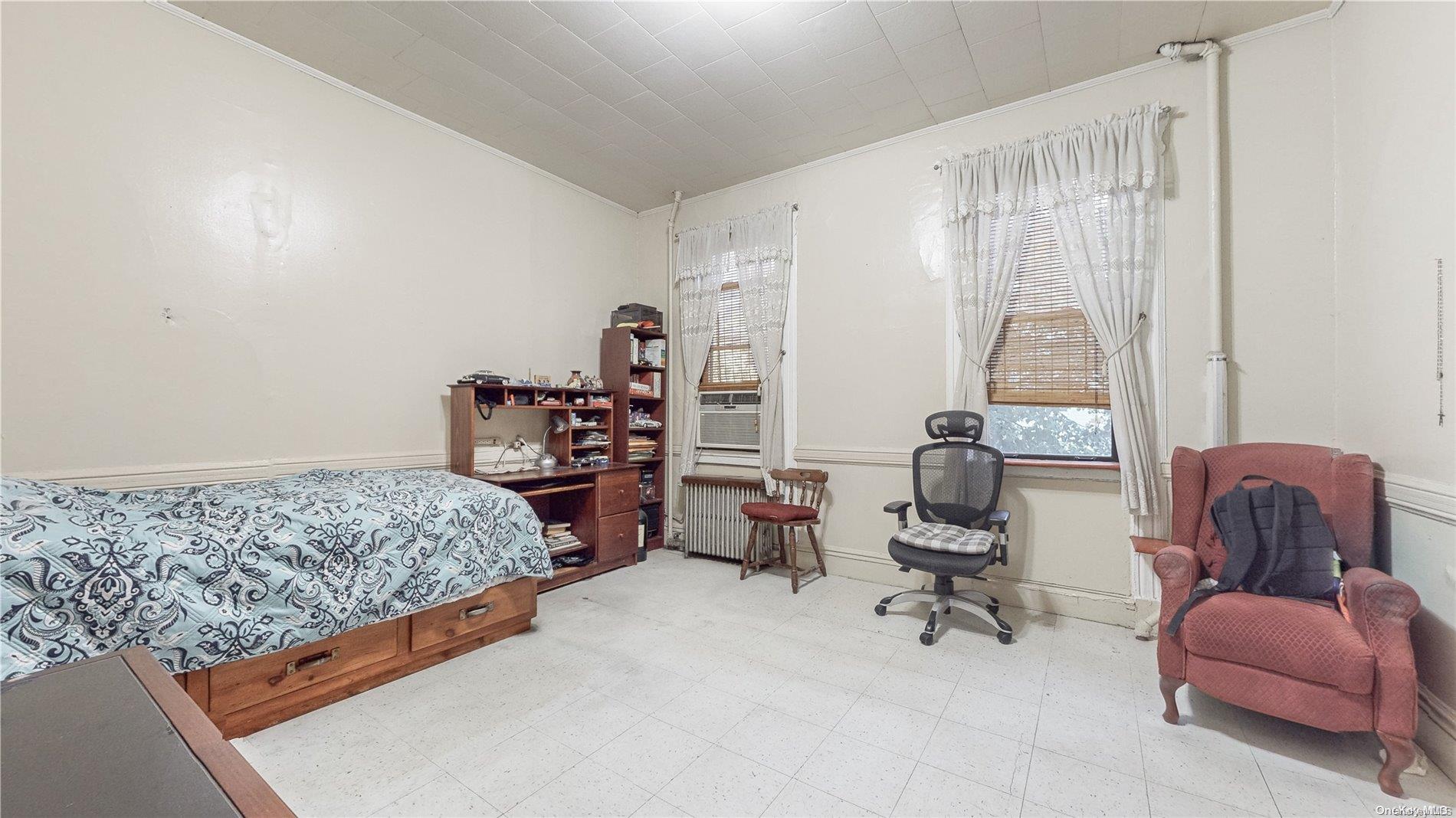 36-44 32nd Street Property Photo 7
