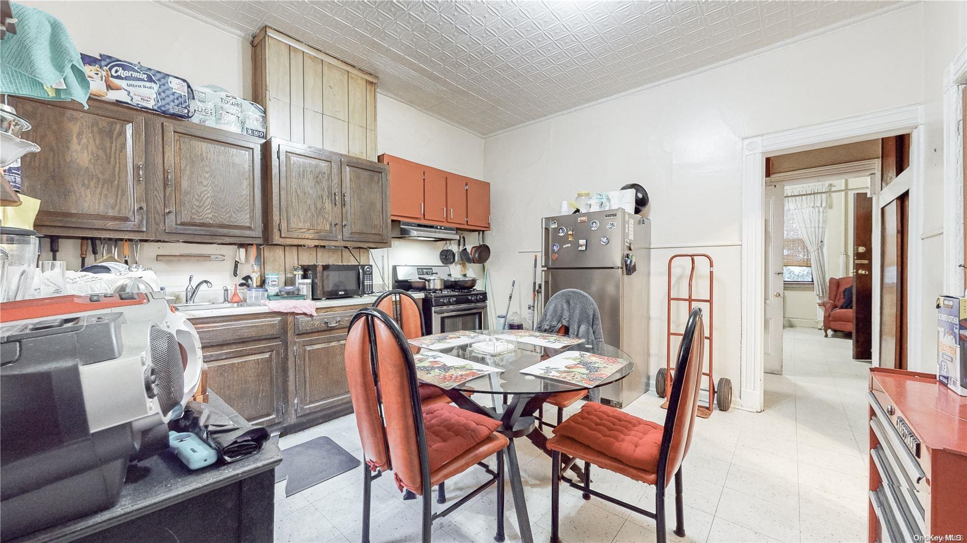 36-44 32nd Street Property Photo 10