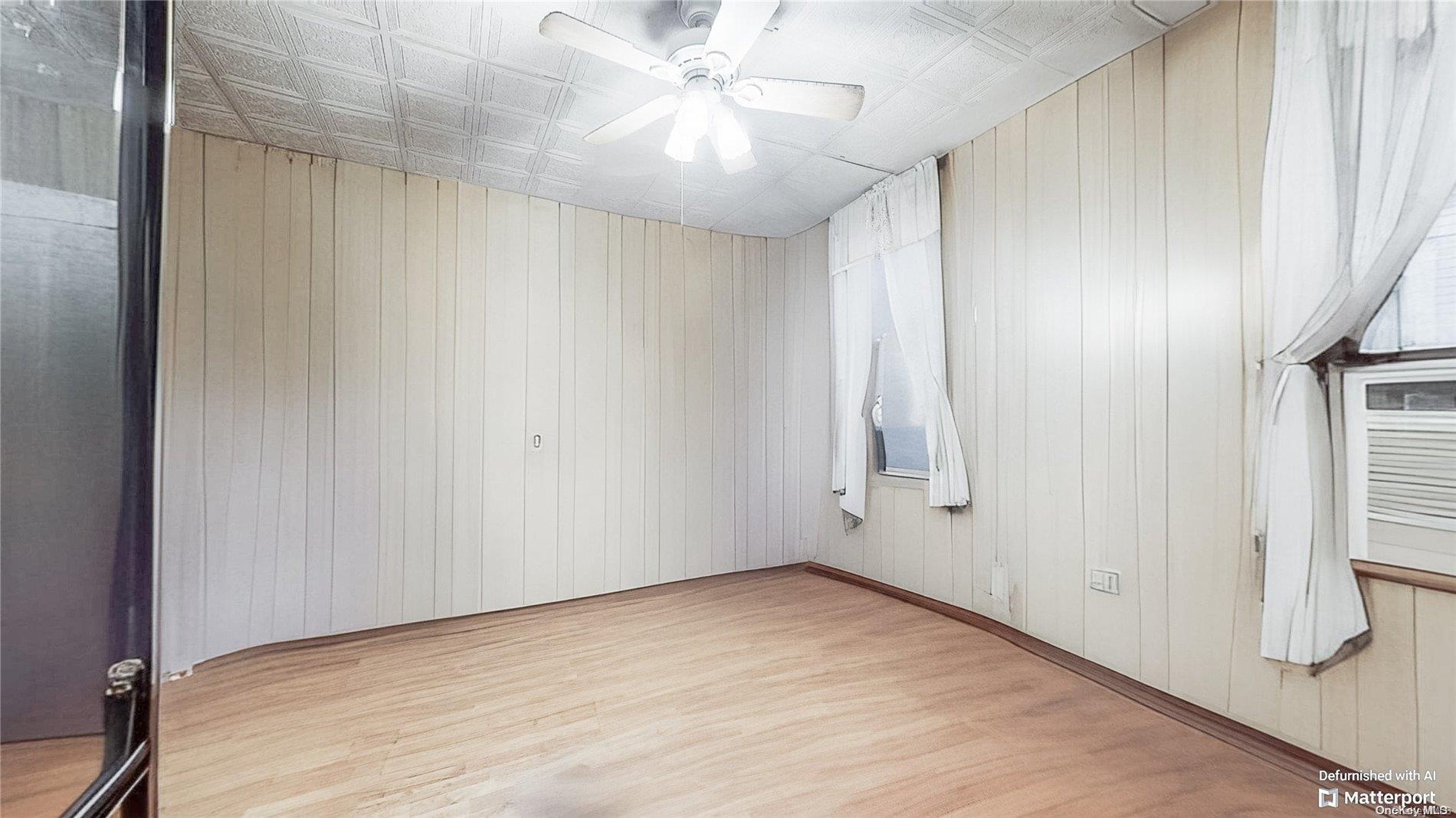 36-44 32nd Street Property Photo 16