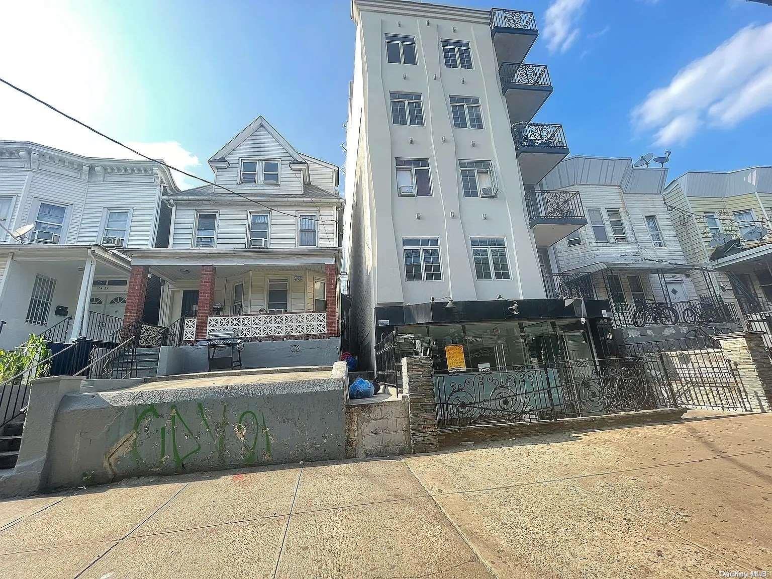 104-61 Roosevelt Avenue Property Photo 3
