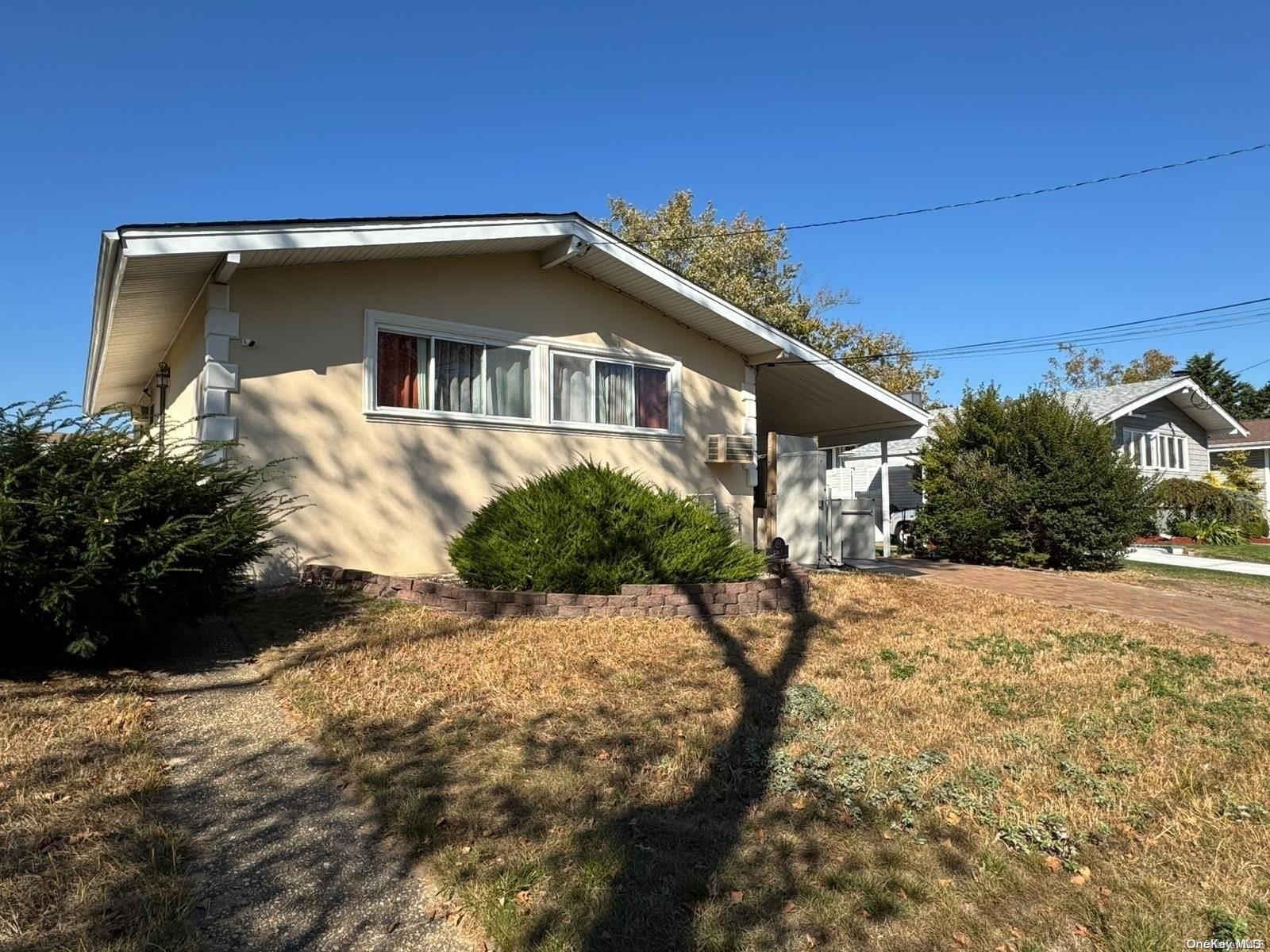 1061 Northern Boulevard Property Photo 3