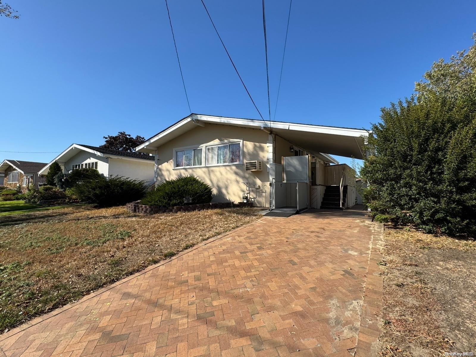1061 Northern Boulevard Property Photo 4