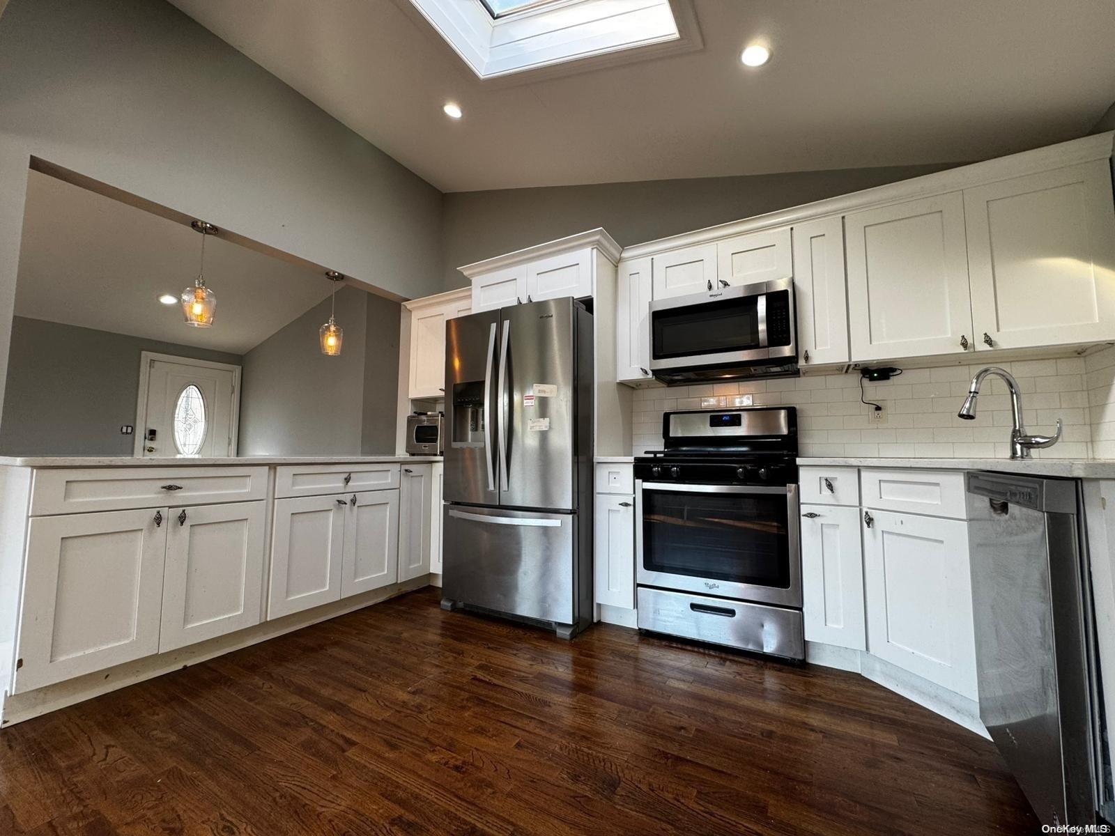 1061 Northern Boulevard Property Photo 8