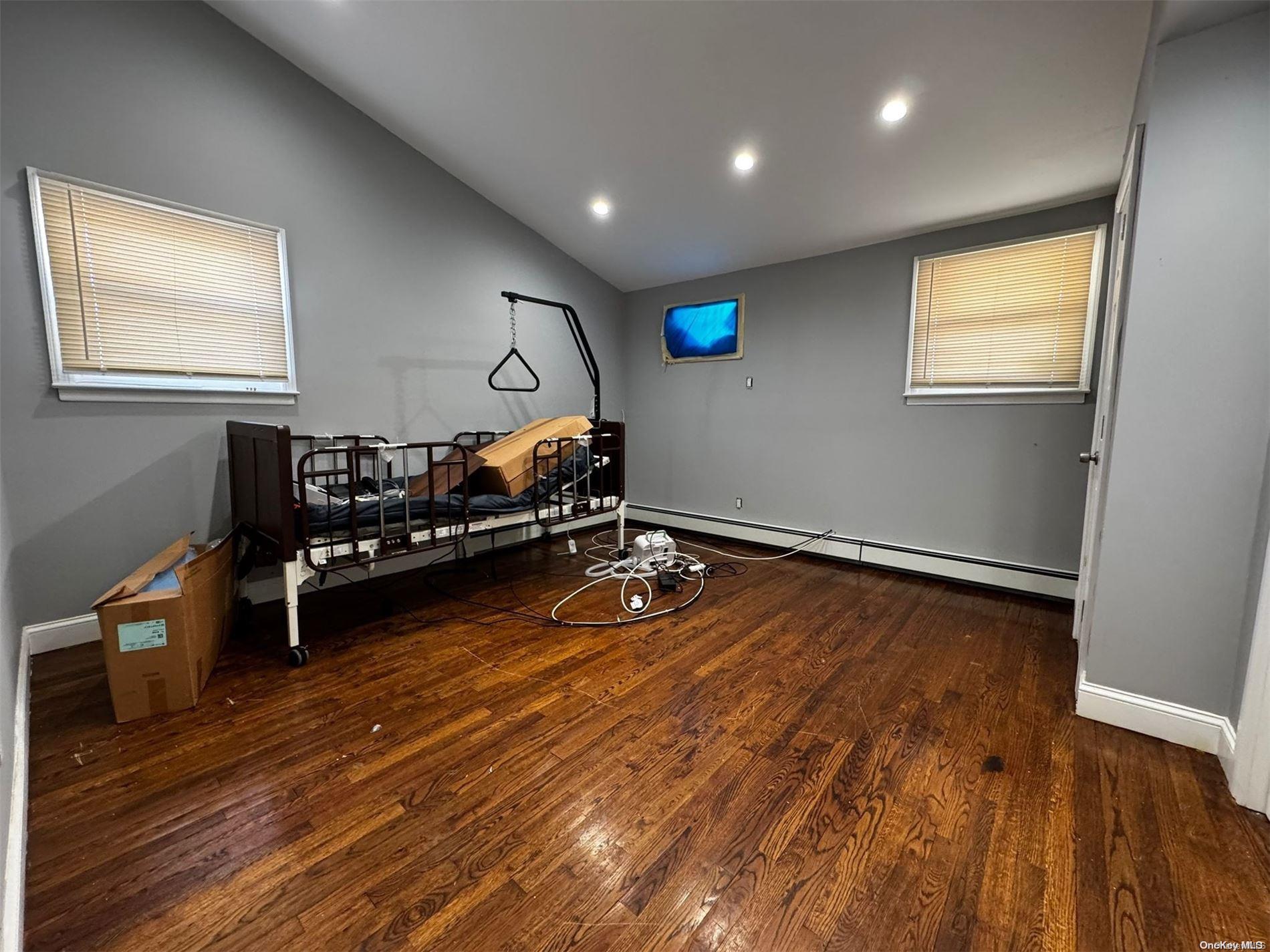 1061 Northern Boulevard Property Photo 15