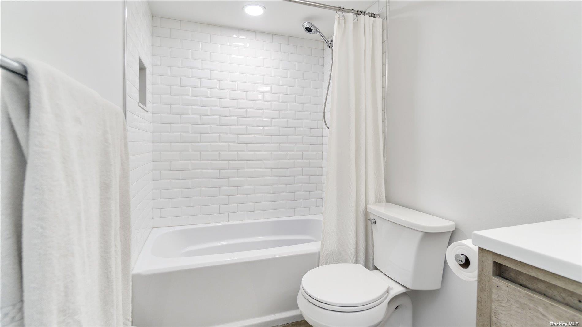19 Rogers Lane Property Photo 17