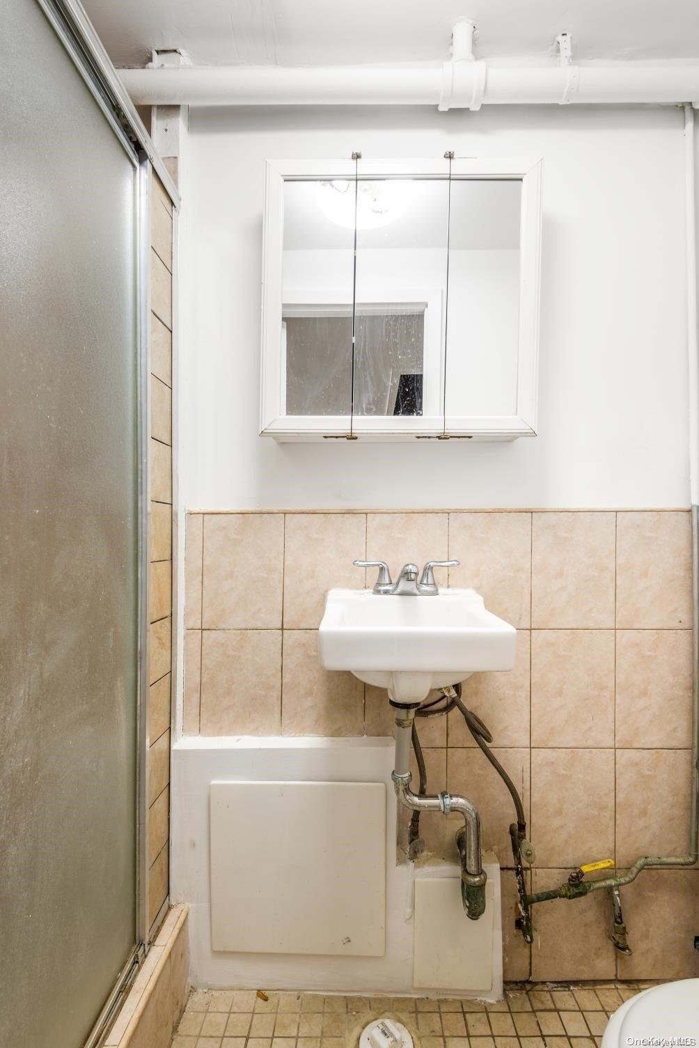 31-14 77 Street Property Photo 3