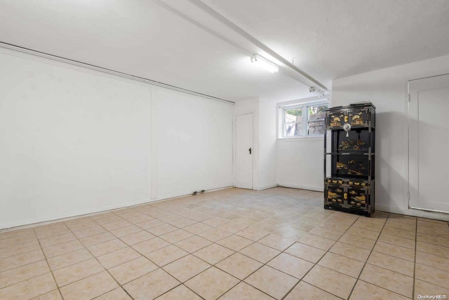 31-14 77 Street Property Photo 4