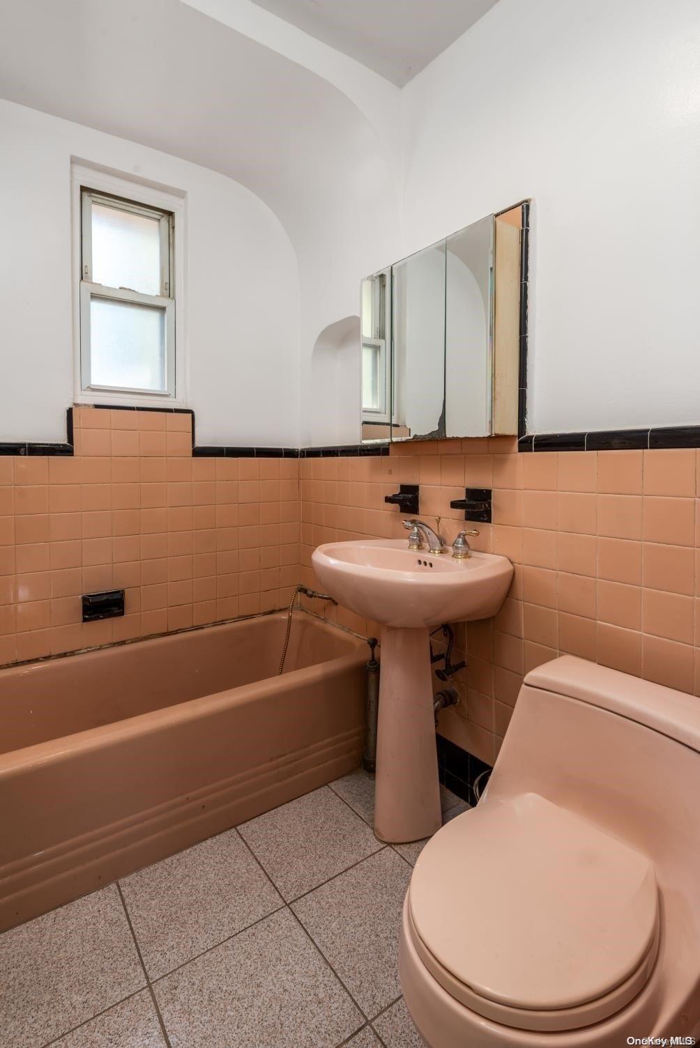 31-14 77 Street Property Photo 6