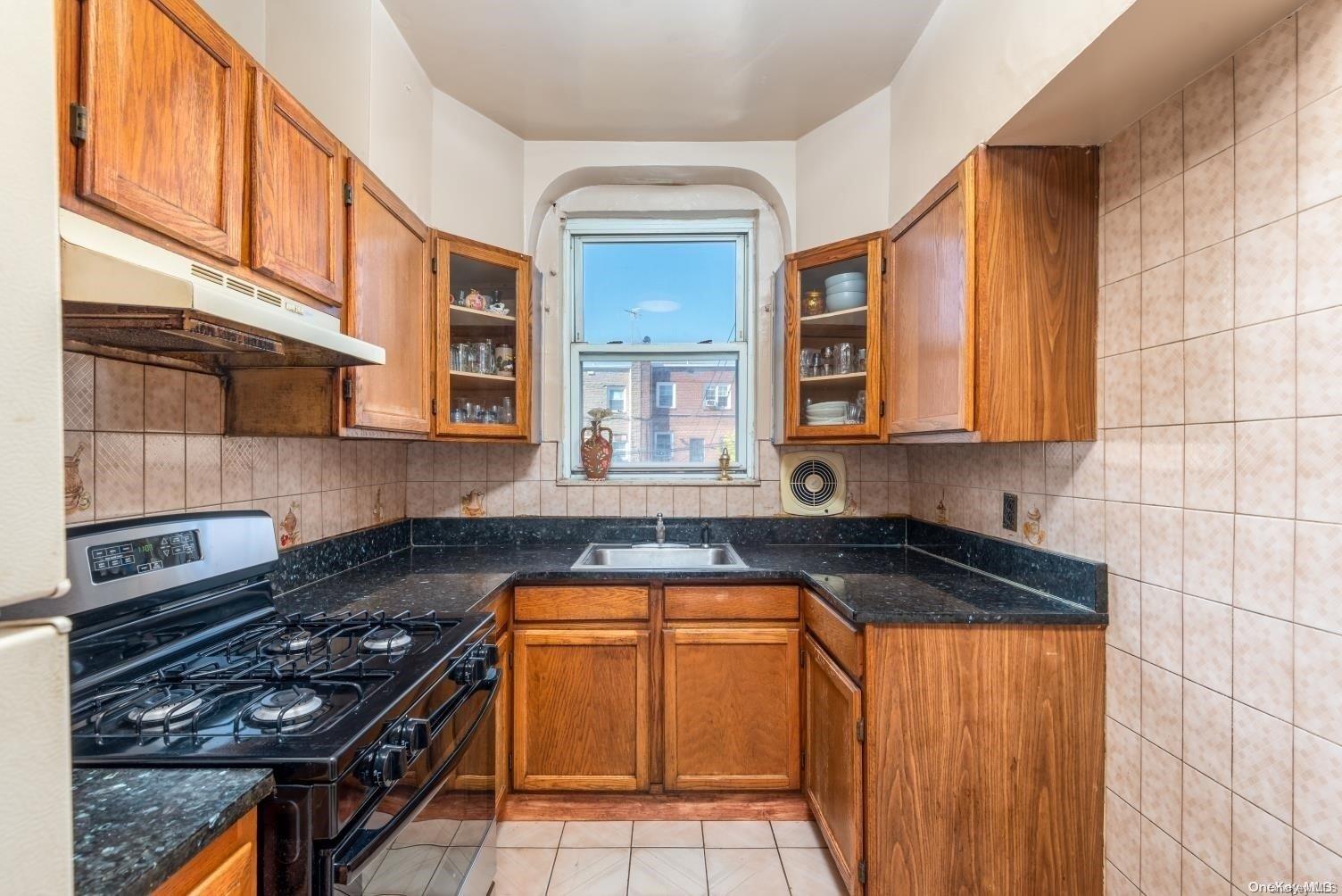 31-14 77 Street Property Photo 15