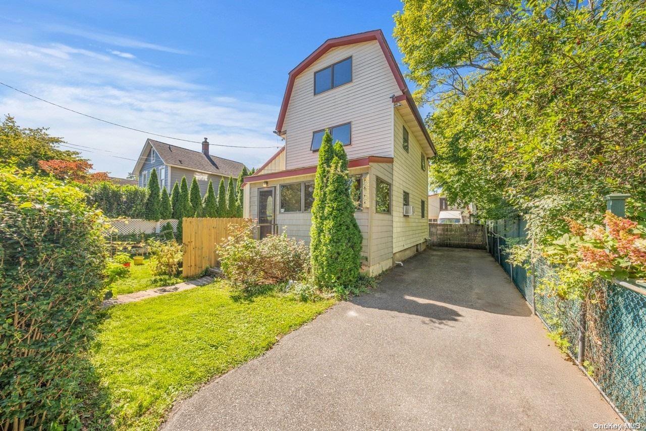 4 Maple Street Property Photo 1