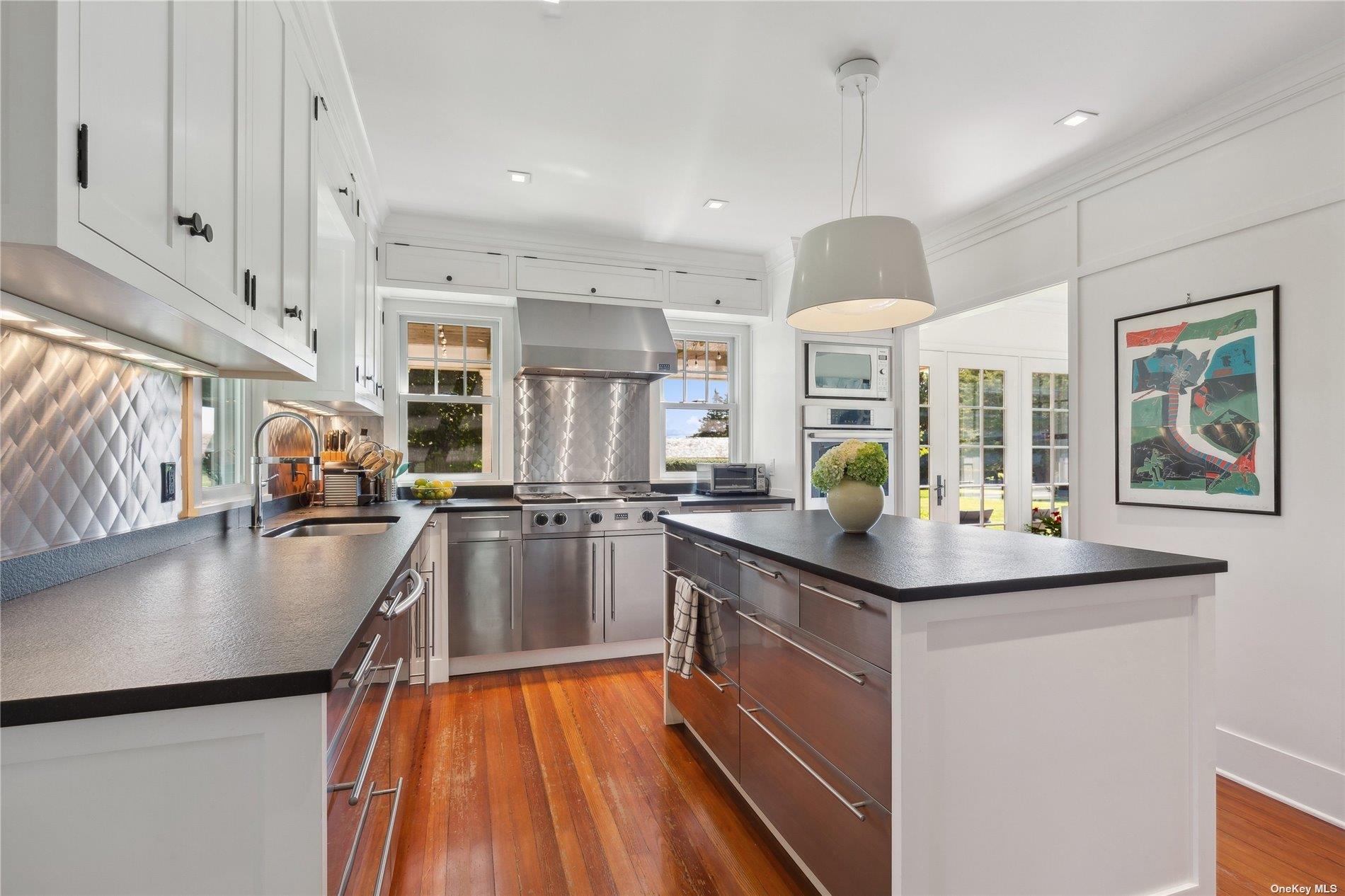 2803 Montauk Highway Property Photo 6