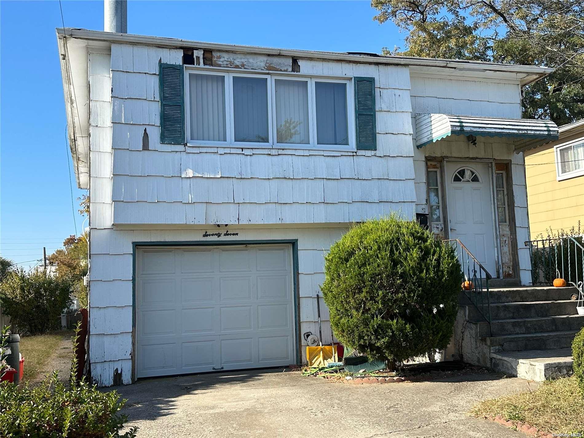 77 Roquette Avenue Property Photo