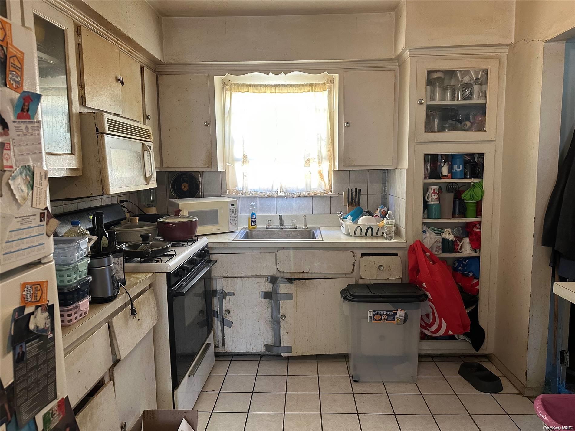 77 Roquette Avenue Property Photo 2