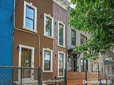 341 Essex Street Property Photo