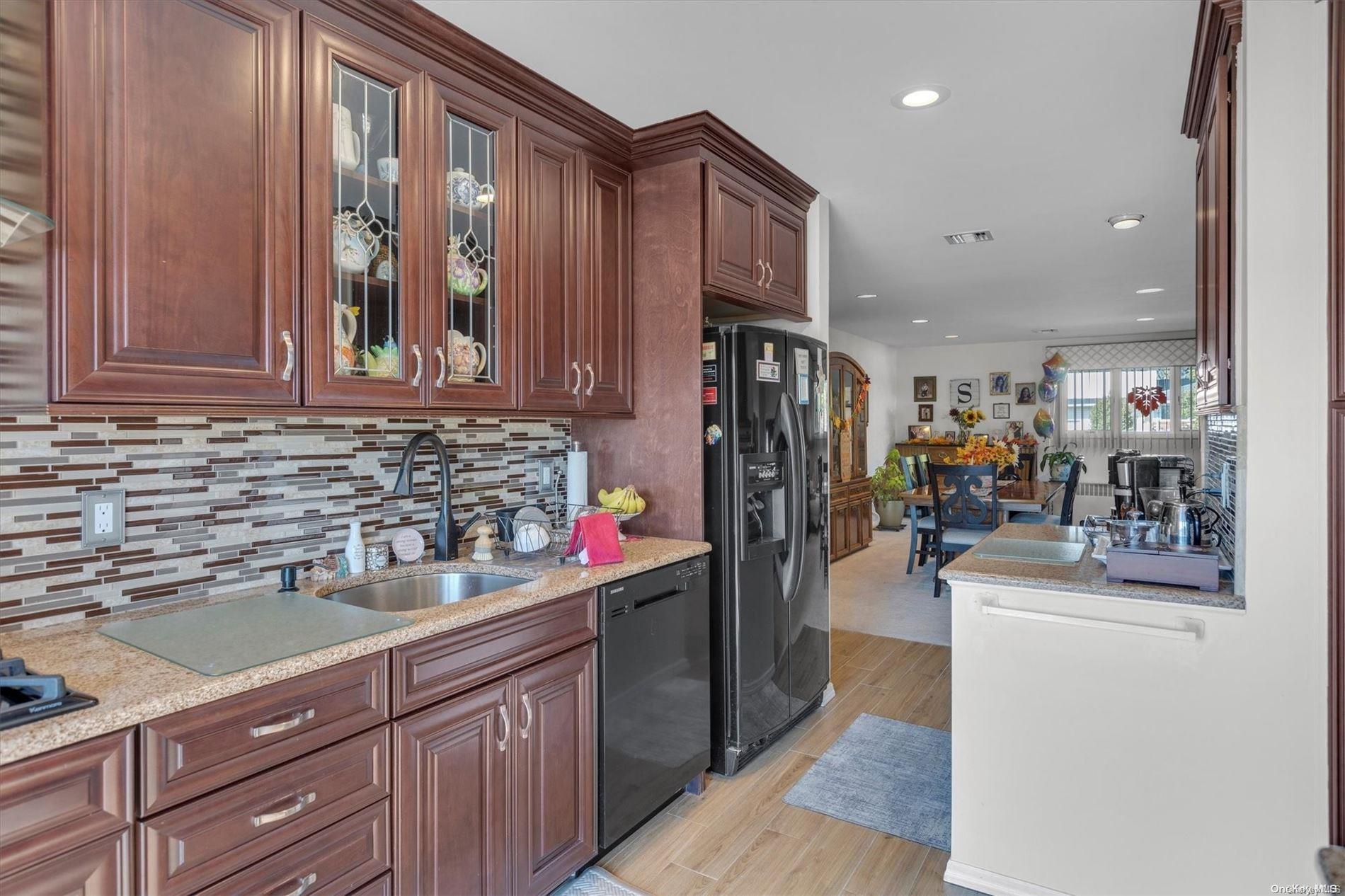 6 Evans Avenue Property Photo 11
