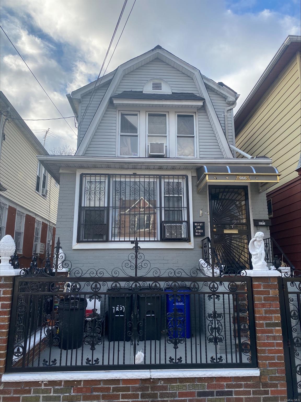 966 Troy Avenue Property Photo