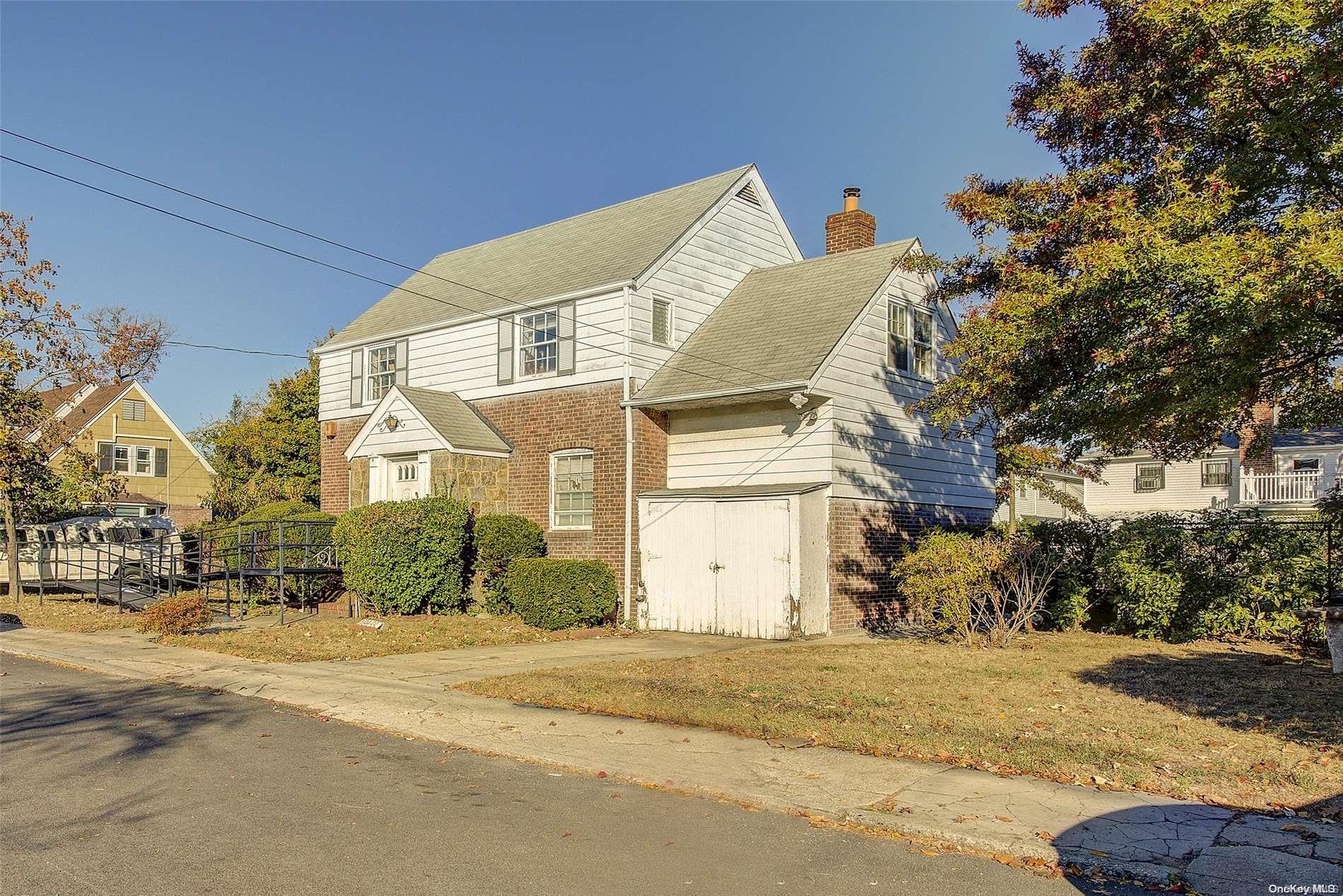 164-33 76th Road Property Photo 4
