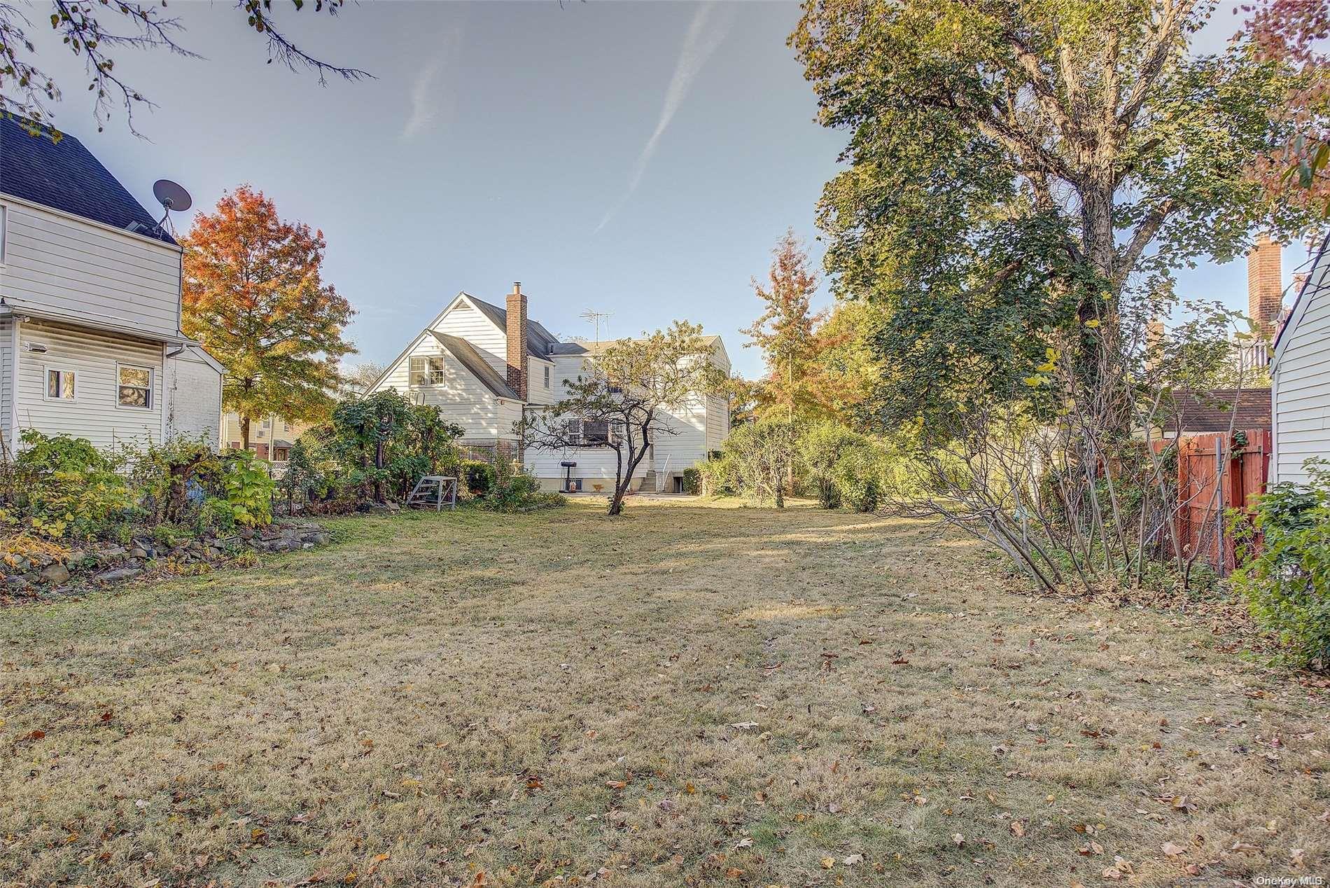 164-33 76th Road Property Photo 13