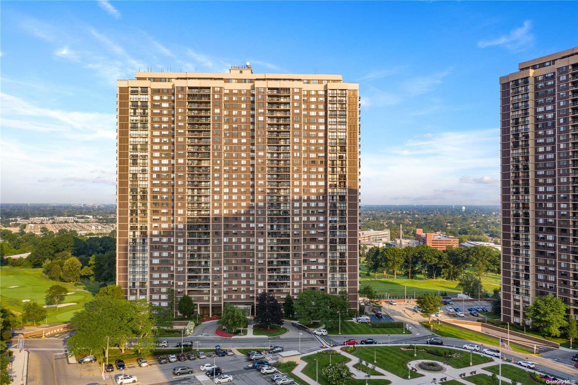 27110 Grand Cental Parkway 15g Property Photo 1