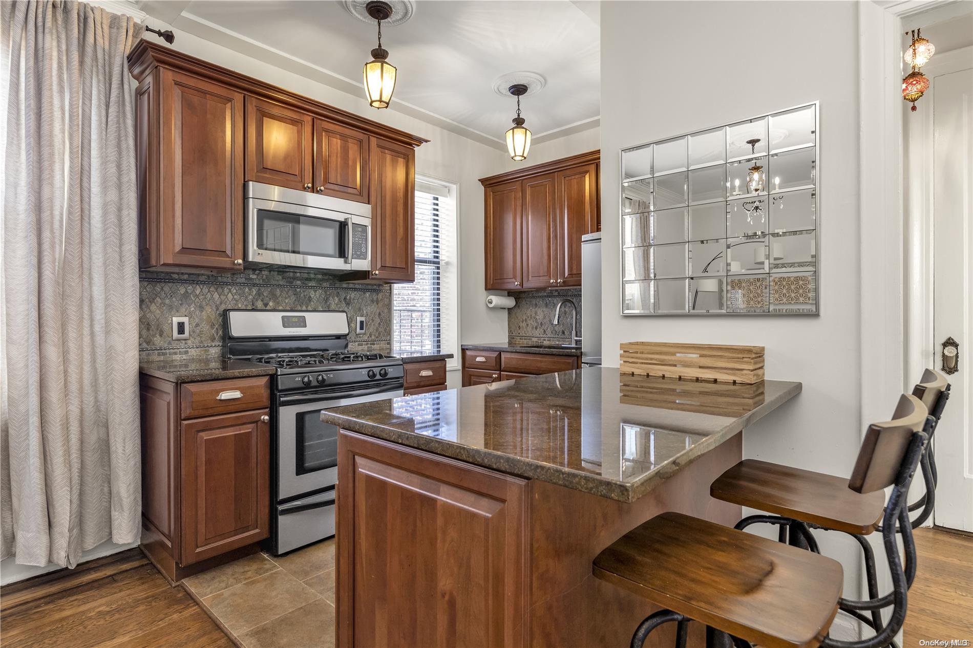 160-15 Powells Cove Boulevard C-303 Property Photo 4