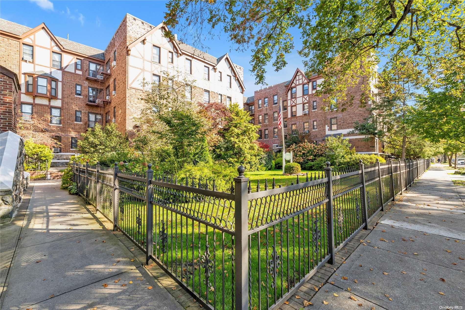 160-15 Powells Cove Boulevard C-303 Property Photo 14