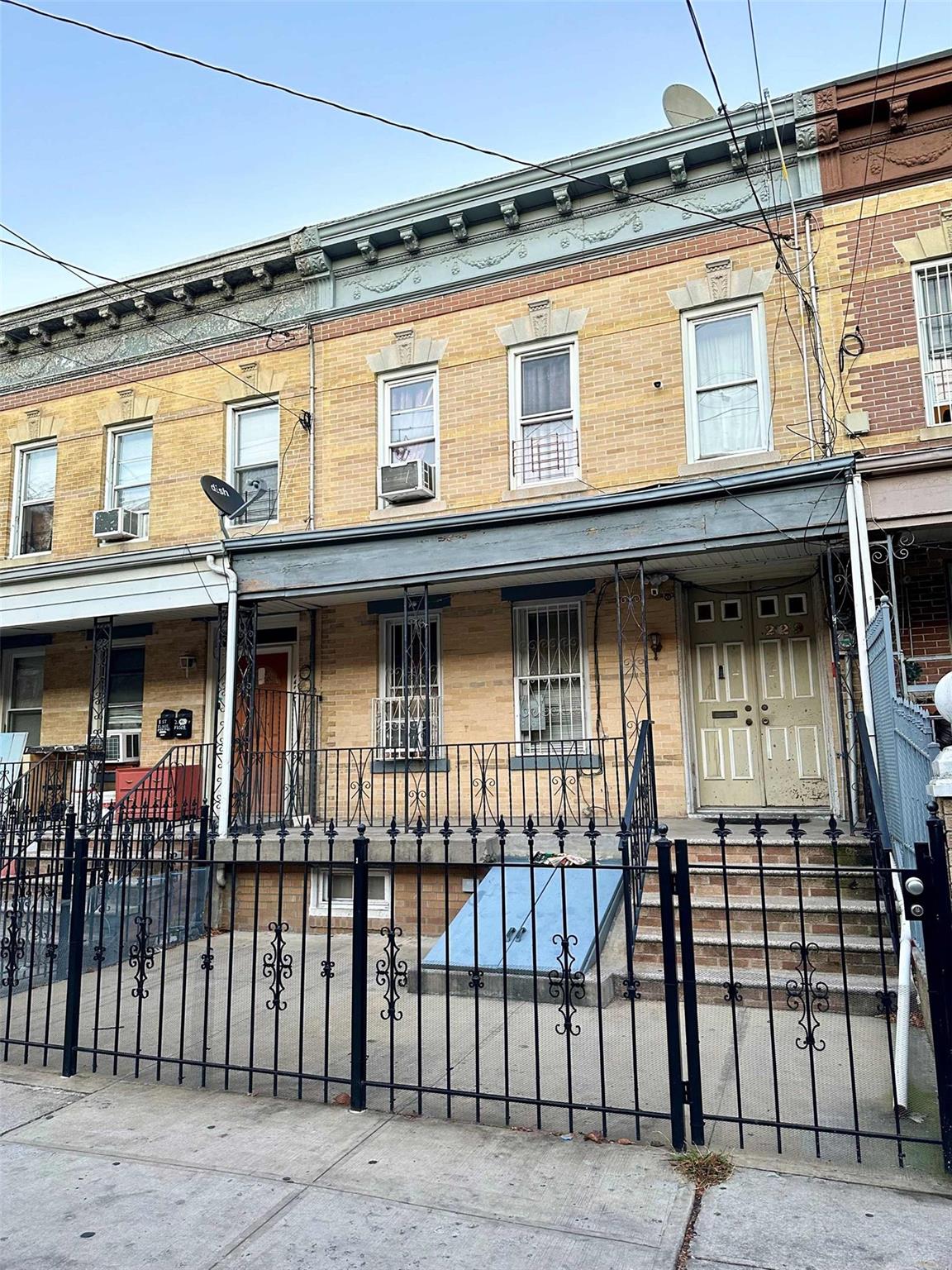 229 Nichols Avenue Property Photo 1