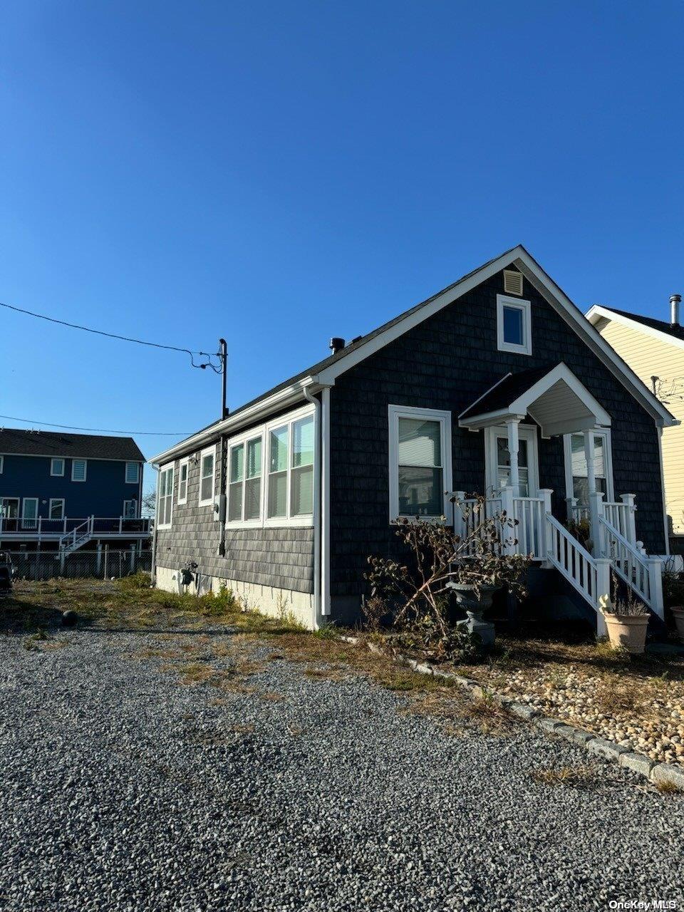 923 Arctic Street Property Photo 2