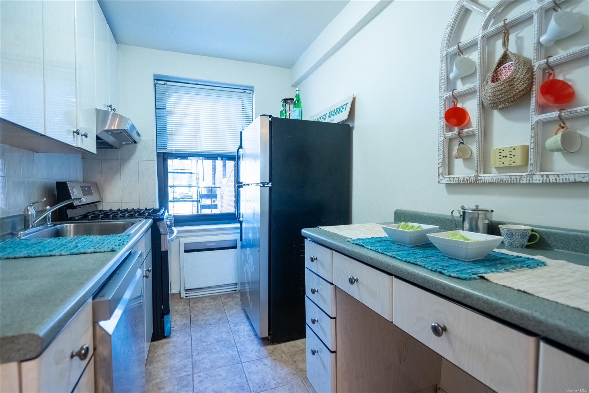 213-02 75 Avenue 2f Property Photo 10
