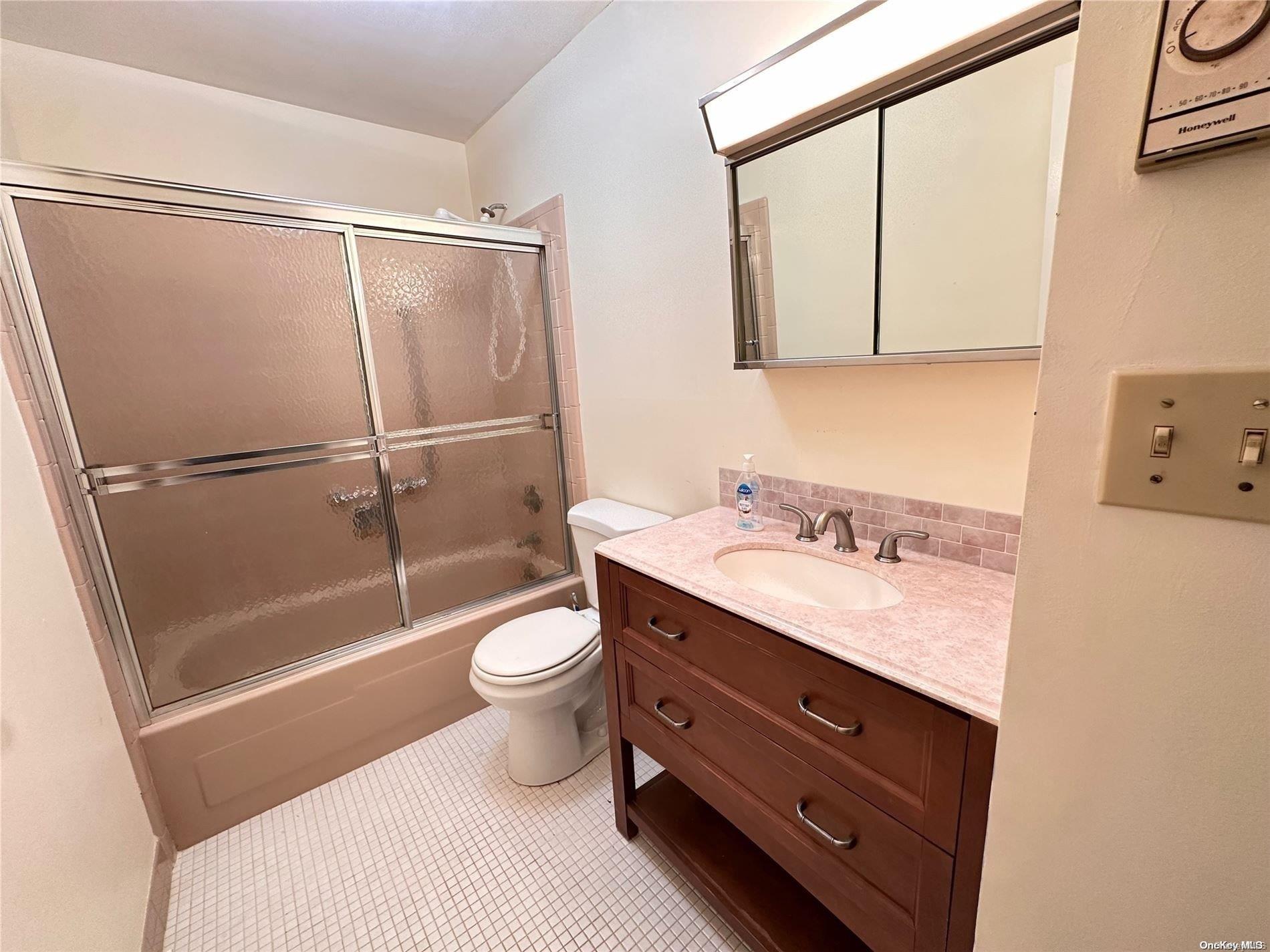 36 Trent Court E Property Photo 8