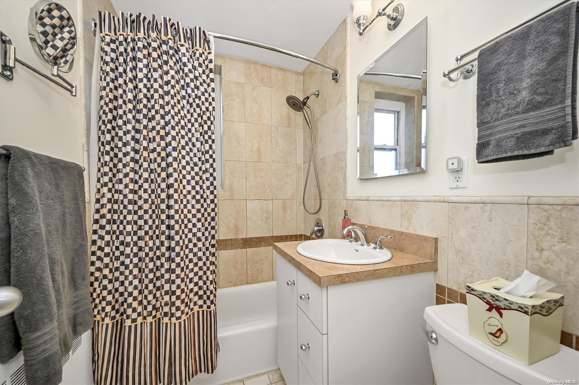 211-10 18 Avenue 5j Property Photo 10