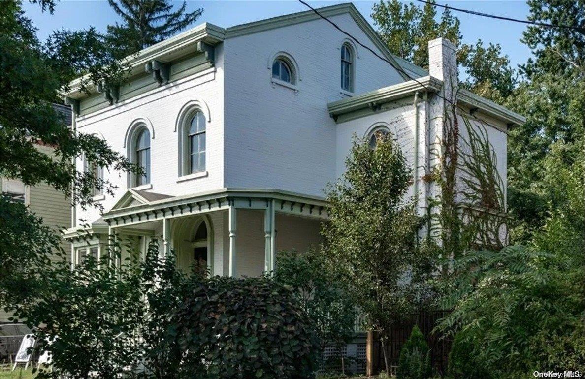 189 Grand Street Property Photo 1