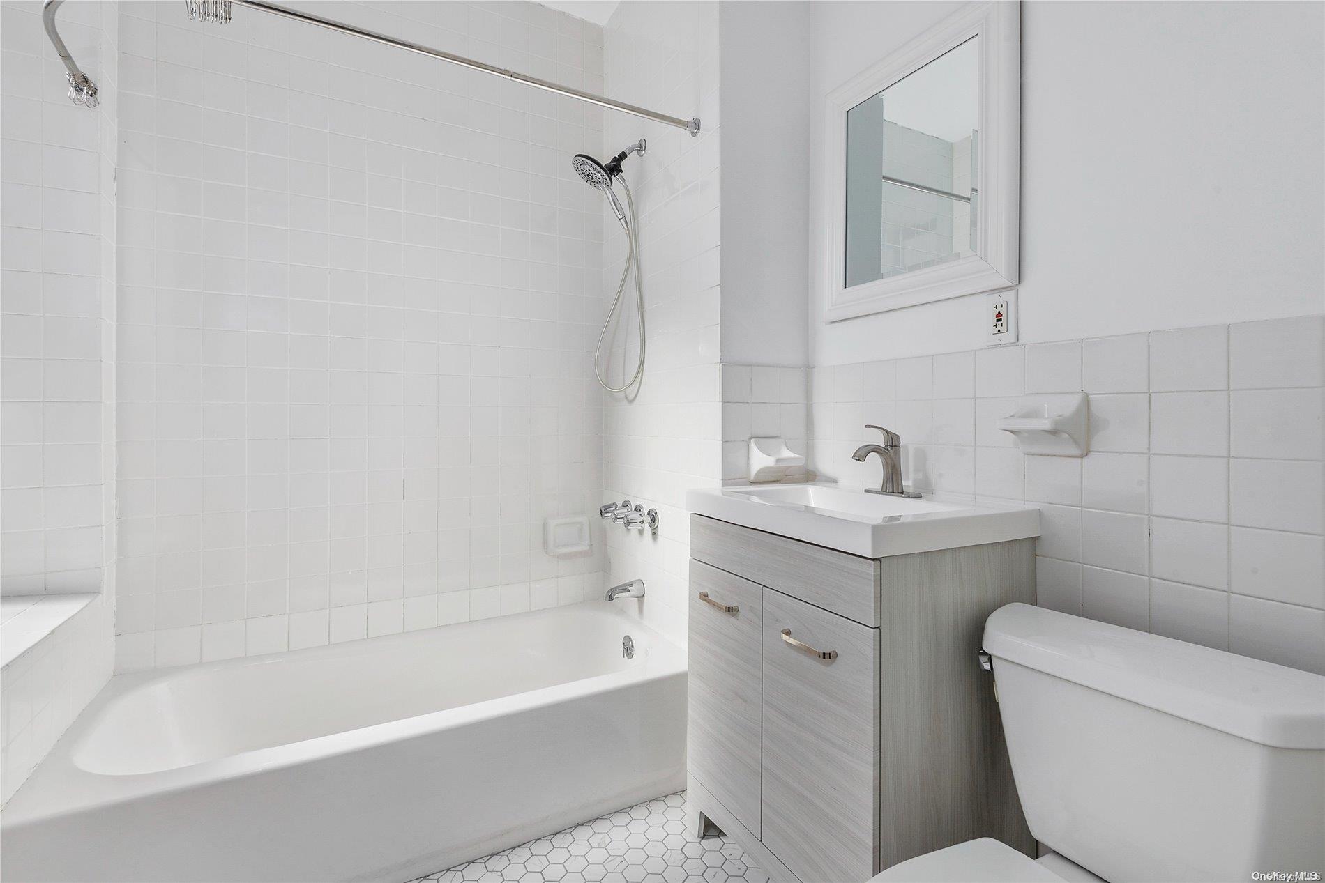 446 Chauncey Street 446-4 Property Photo 4