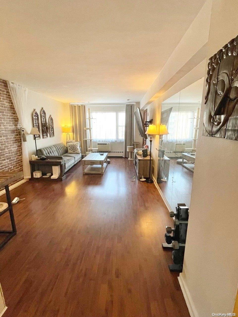 89-15 Parsons Blvd 12d Property Photo