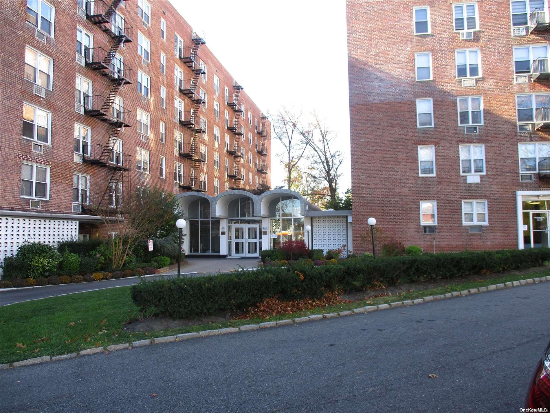 54-40 Little Neck Parkway 1j Property Photo 2