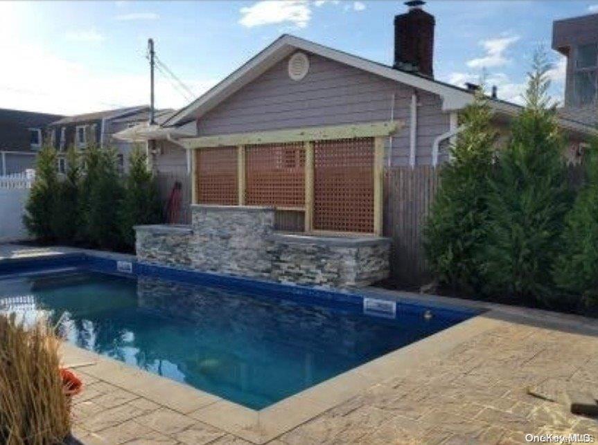 66 Leamington Street Property Photo 2