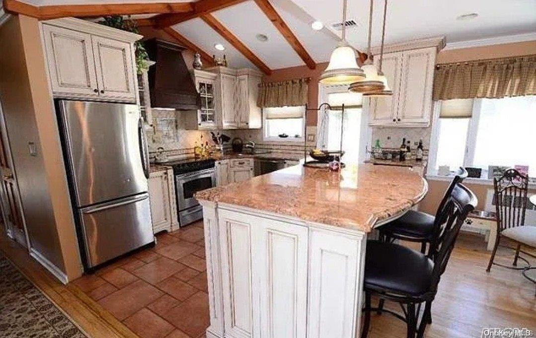 66 Leamington Street Property Photo 4