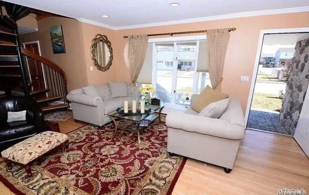 66 Leamington Street Property Photo 8