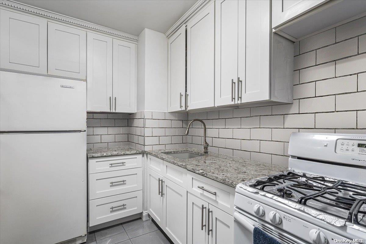 61-25 97th St 9e Property Photo 4