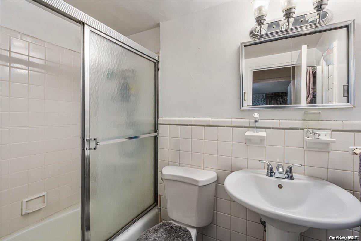 61-25 97th St 9e Property Photo 9